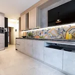Renzi 23 Apartment