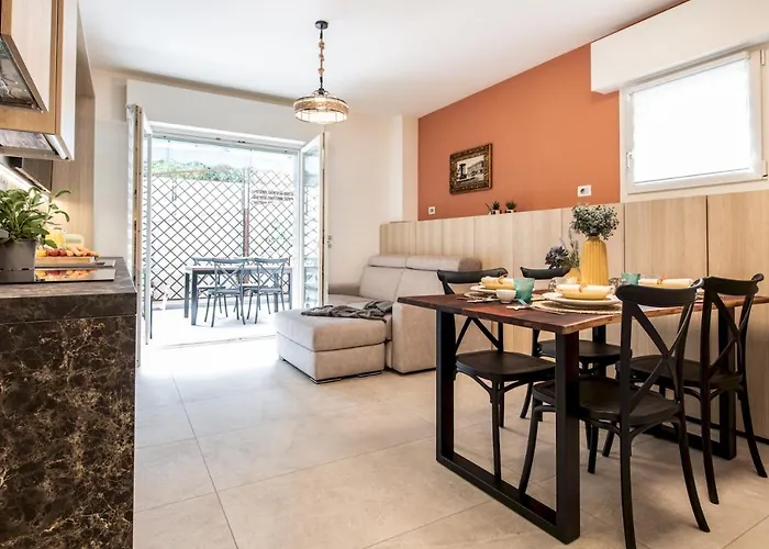 Renzi 23 Апартаменты Каттолика